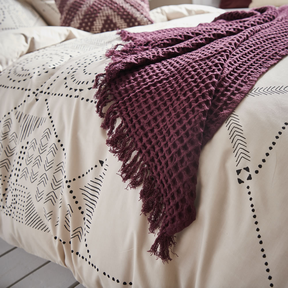 Wilko Waffle Throw Burgundy 125 x 150cm Wilko
