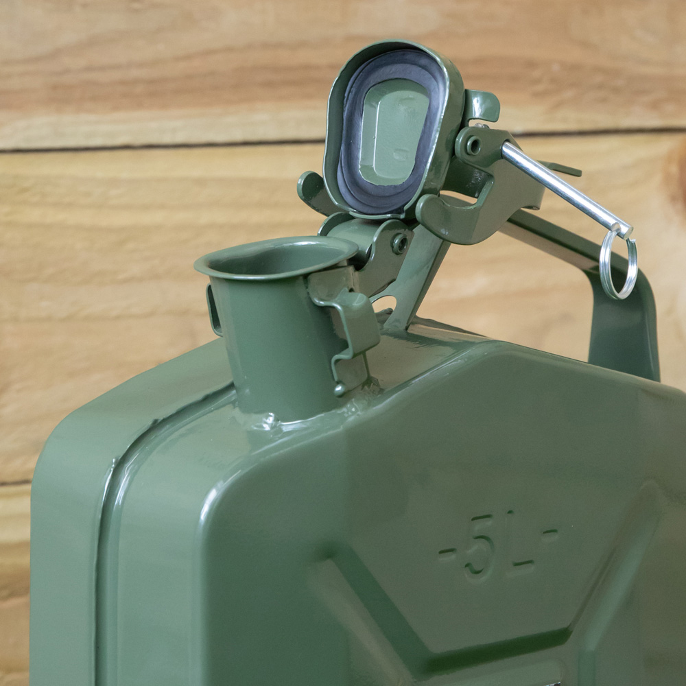 Samuel Alexander Metal Jerry Fuel Can with Leak-Proof Bayonet Closure 5L Image 6