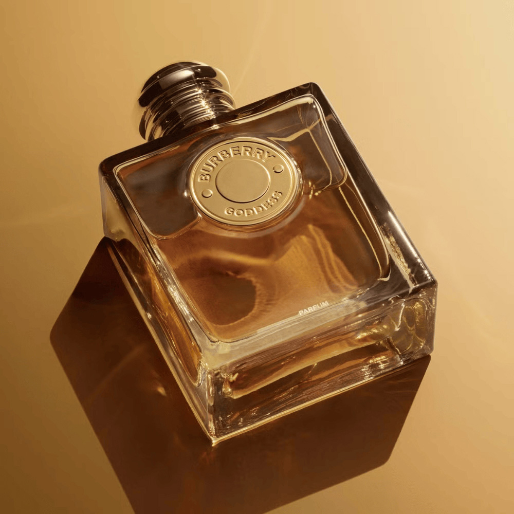 Burberry Goddess Parfum Spray 50ml Image 3
