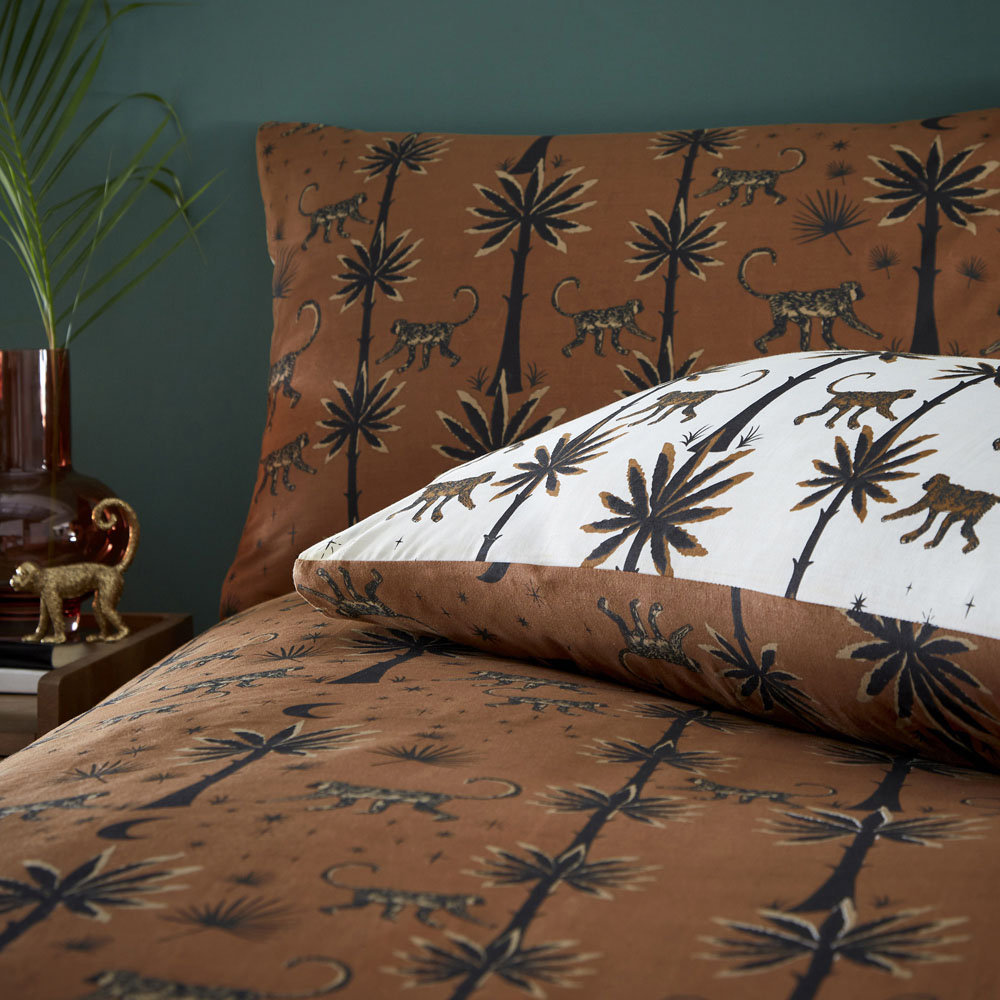 furn. Desert Monkey Double Amber Duvet Set Image 3
