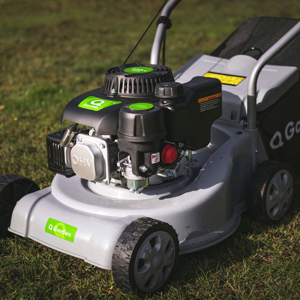 Q Garden 130cc 39cm Poly Deck Petrol Lawnmower Image 3