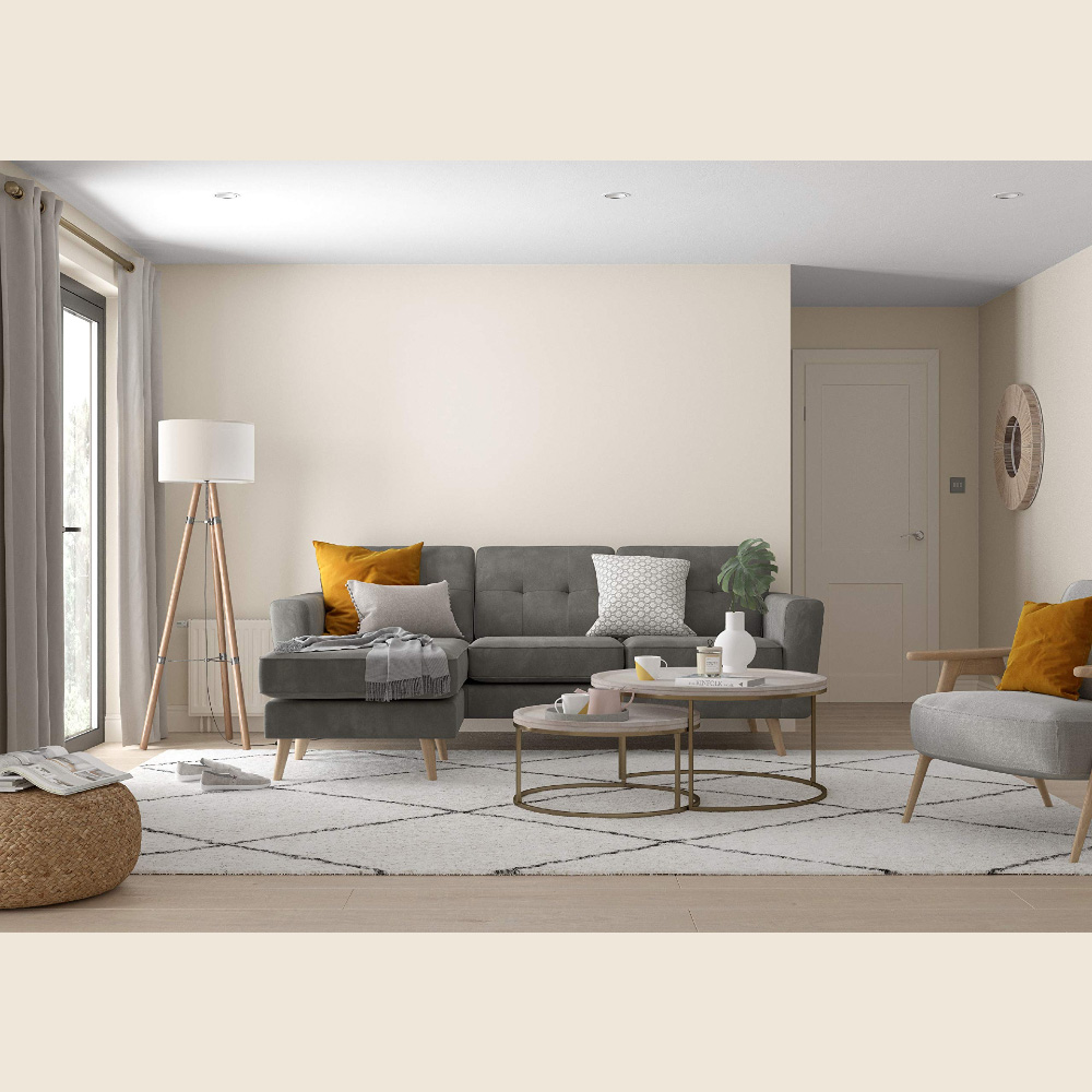 Dulux Trade Almond White Walls and Ceilings Vinyl Matt Paint 2.5L Image 4