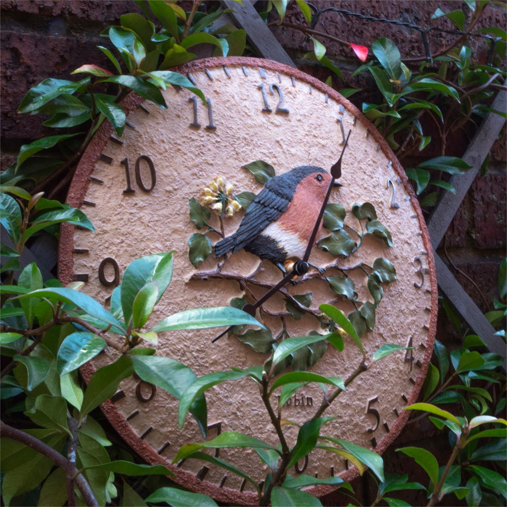 St Helens Robin Design Outdoor Garden Clock 30cm Image 3