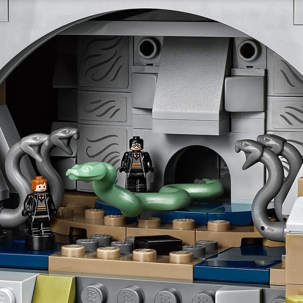 LEGO 71043 Harry Potter Hogwarts Castle Building Kit Image 5