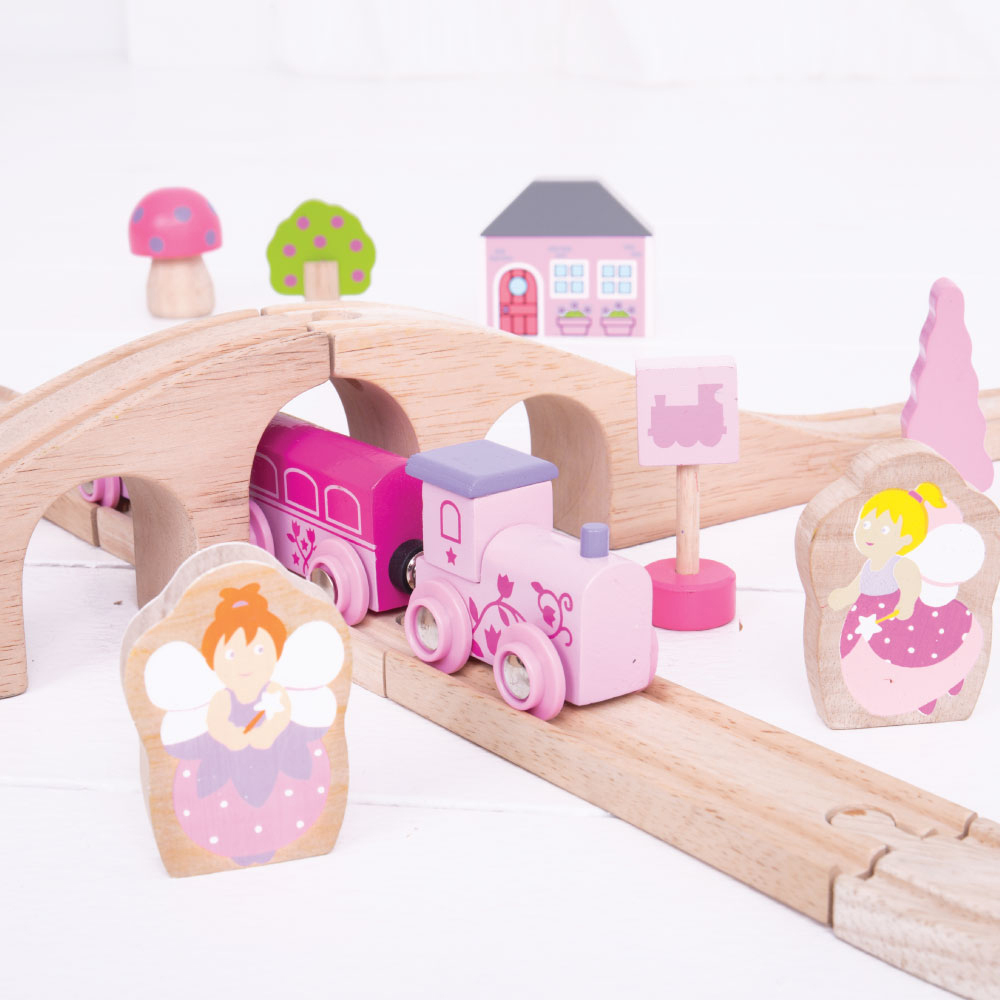 Bigjigs Rail Fairy Figure of Eight Set Image 3