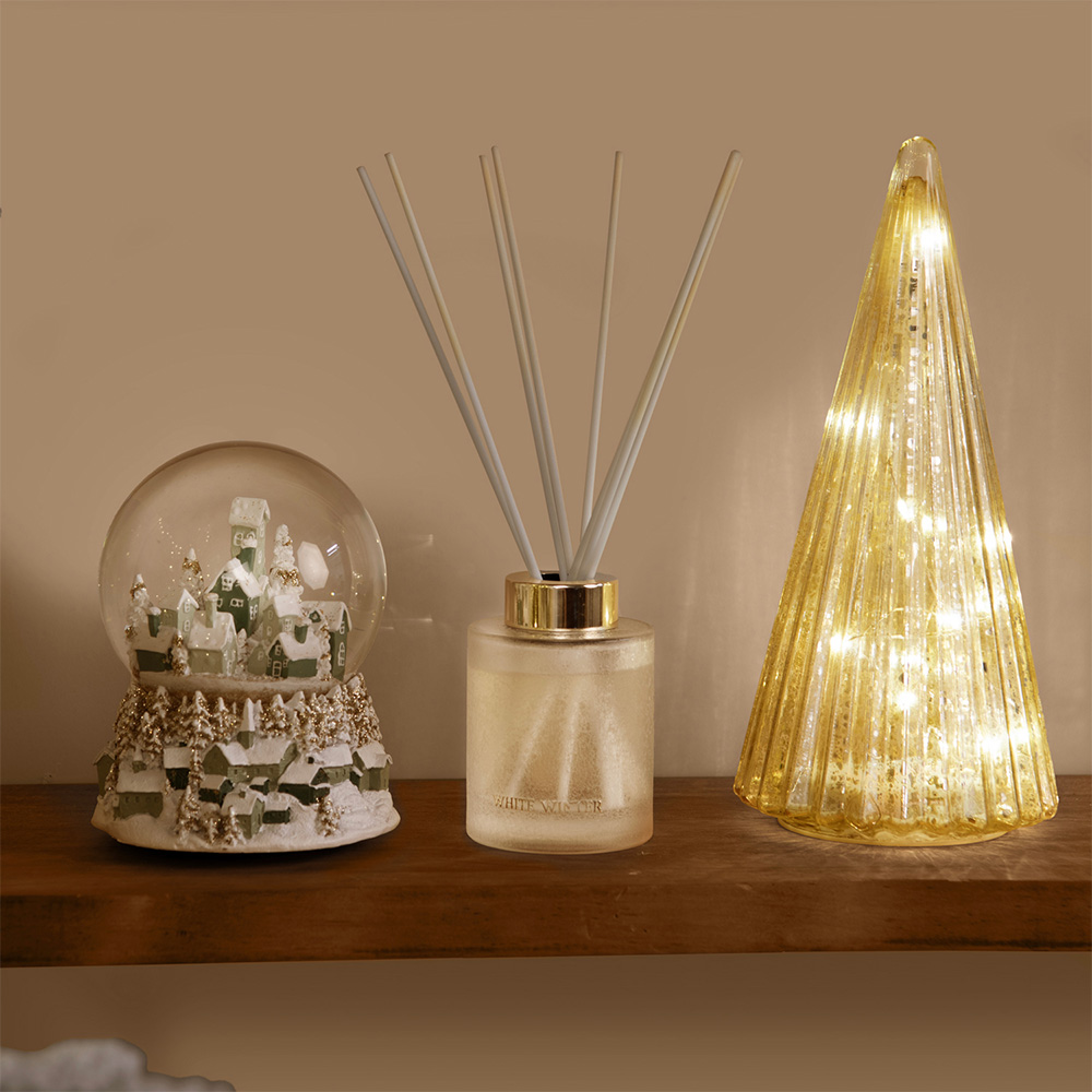 White Winter Reed Diffuser Image 3