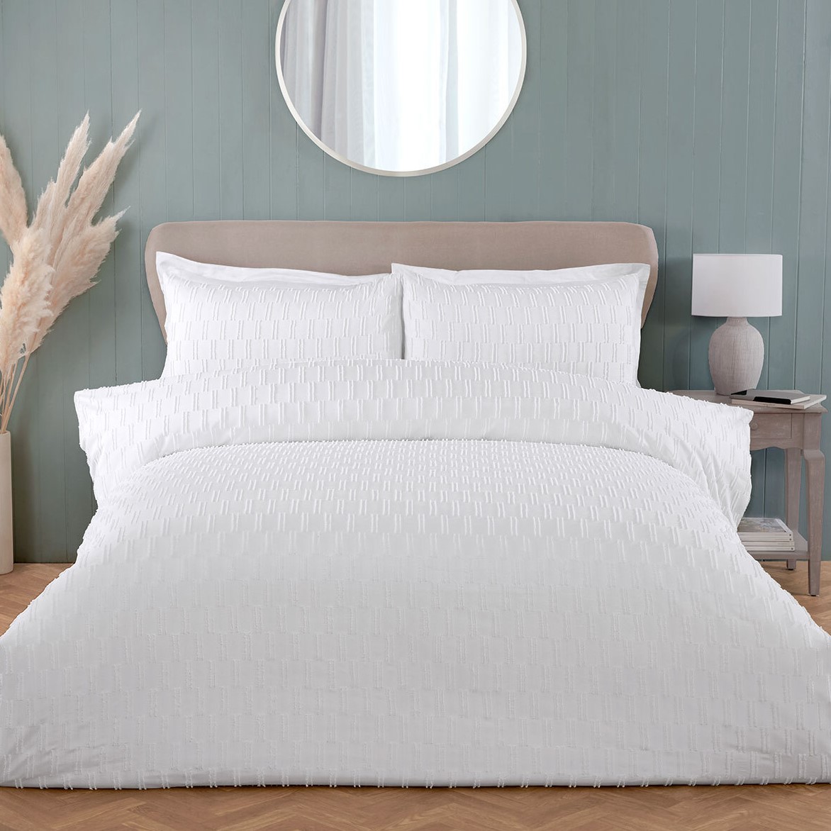 Copenhagen Tufted Duvet Set - White / Single Image 1