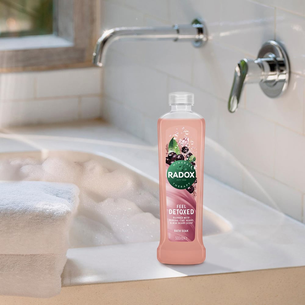 Radox 100% Nature Inspired Fragrance Feel Detoxed Bath Soak 500ml 6 Pack Image 2