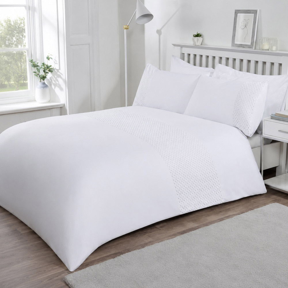 Smart Living Double White Lace Border Duvet Cover Set Image 1