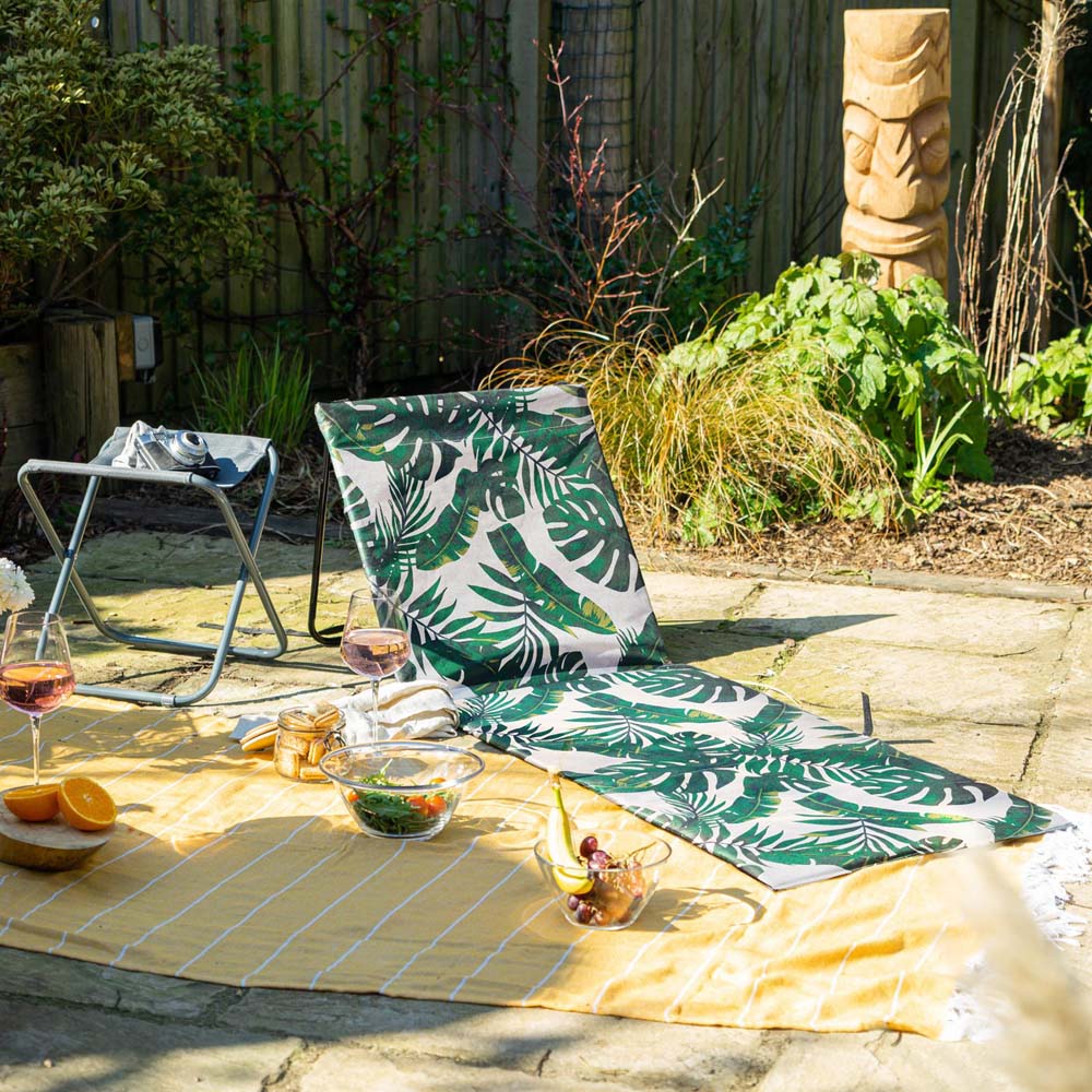Harbour Housewares Set of 2 Banana Leaf Folding Beach Lounger Image 5