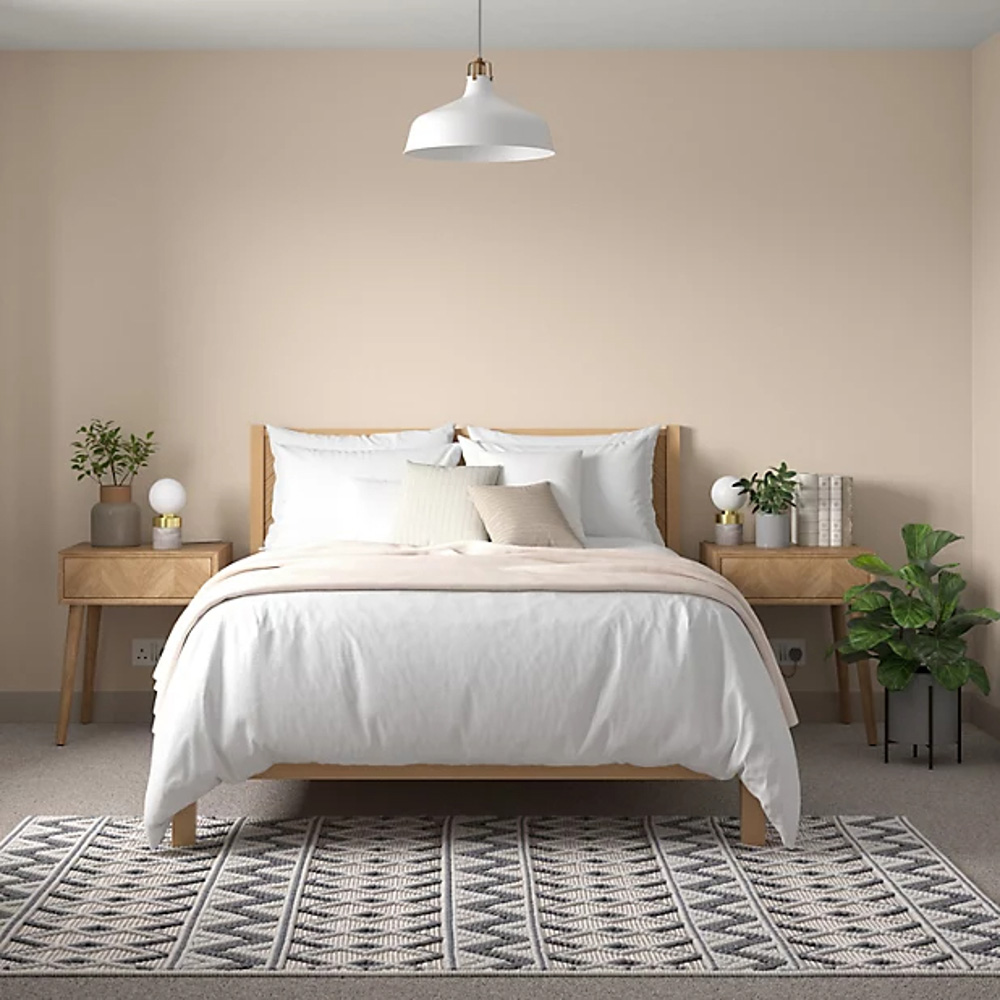 Dulux Trade Caramel Latte Walls and Ceilings Vinyl Matt Paint 2.5L Image 4