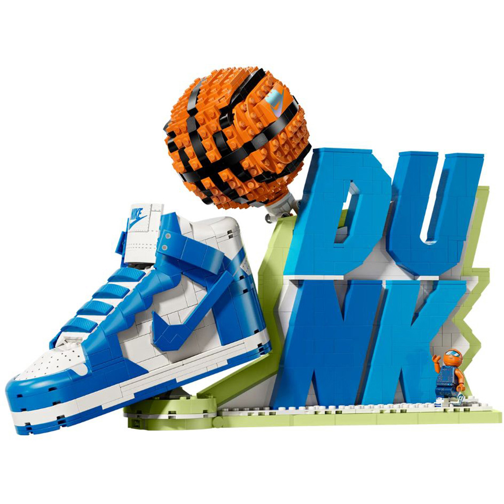 LEGO Nike 43008 Dunk X 1180 Pieces Image 2