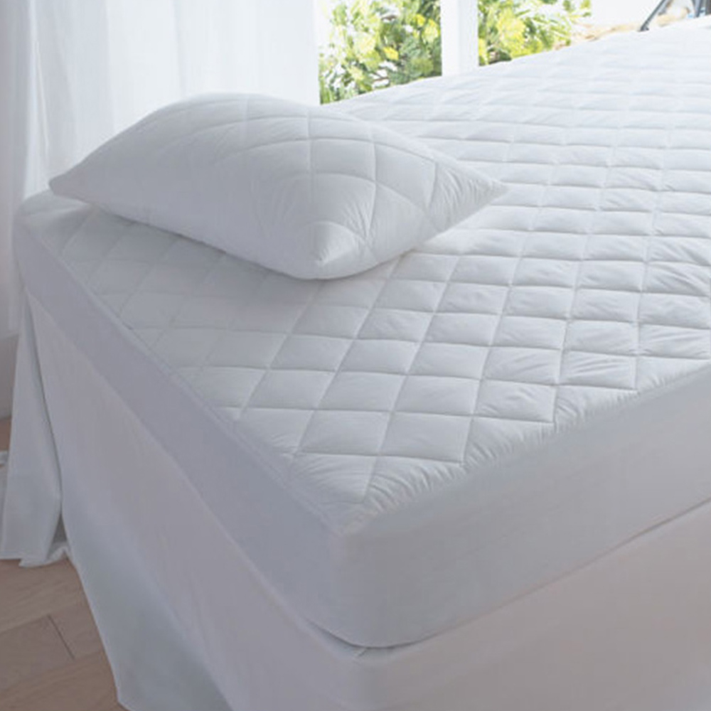 DreamEasy King Size Quilted Waterproof Mattress Protector Wilko