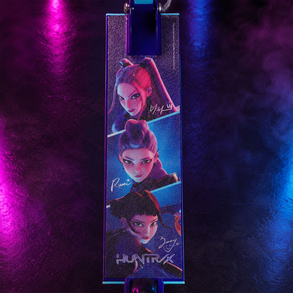 K-Pop Demon Hunters Takedown Kids Foldable Inline Scooter with Light Up Wheels Image 9