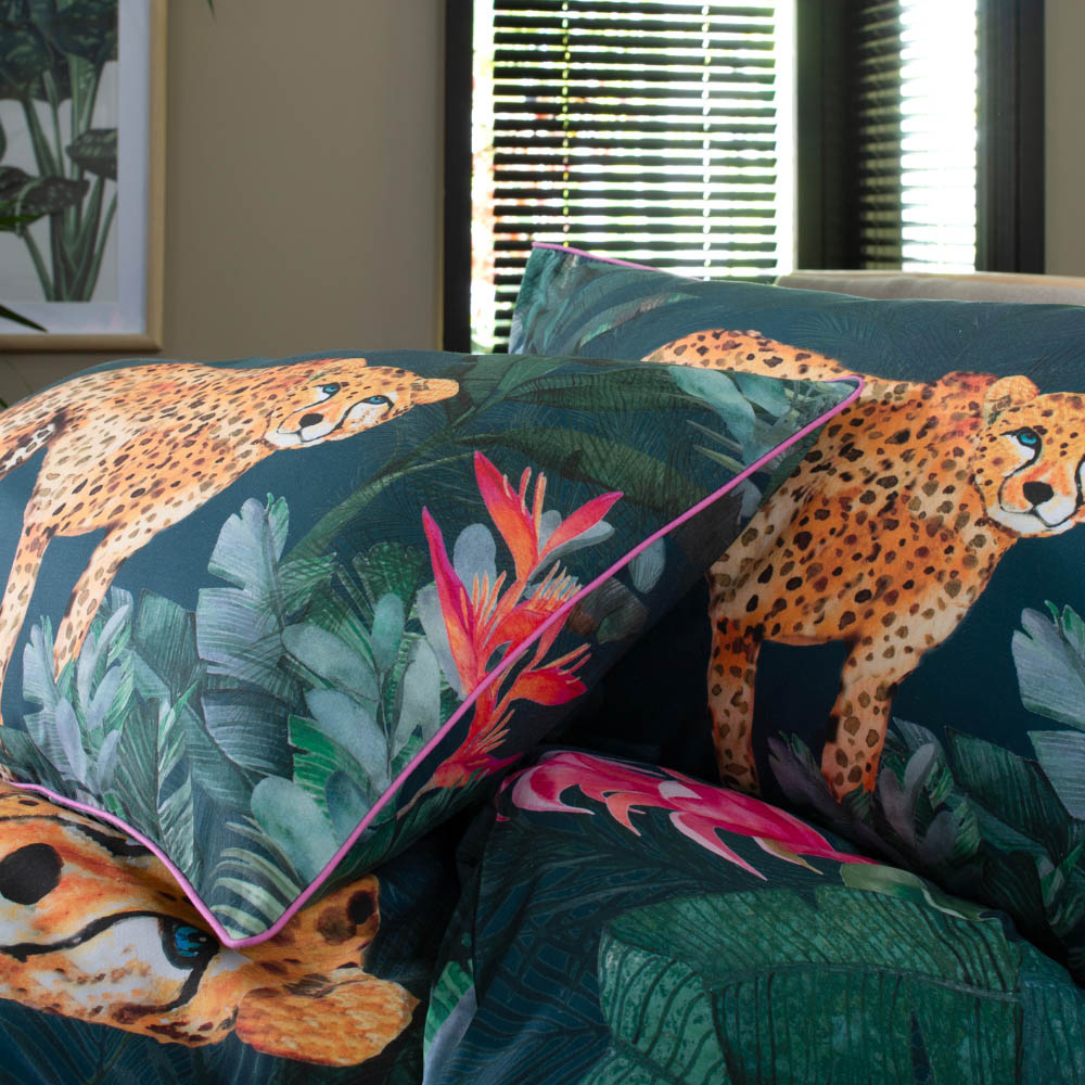 Deyongs Single Cheetah Duvet Set Image 2