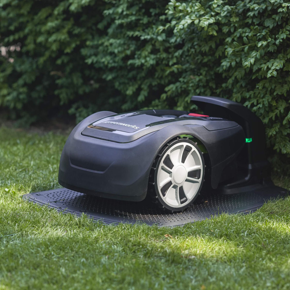 Greenworks Compact Robotic Lawnmower Image 4