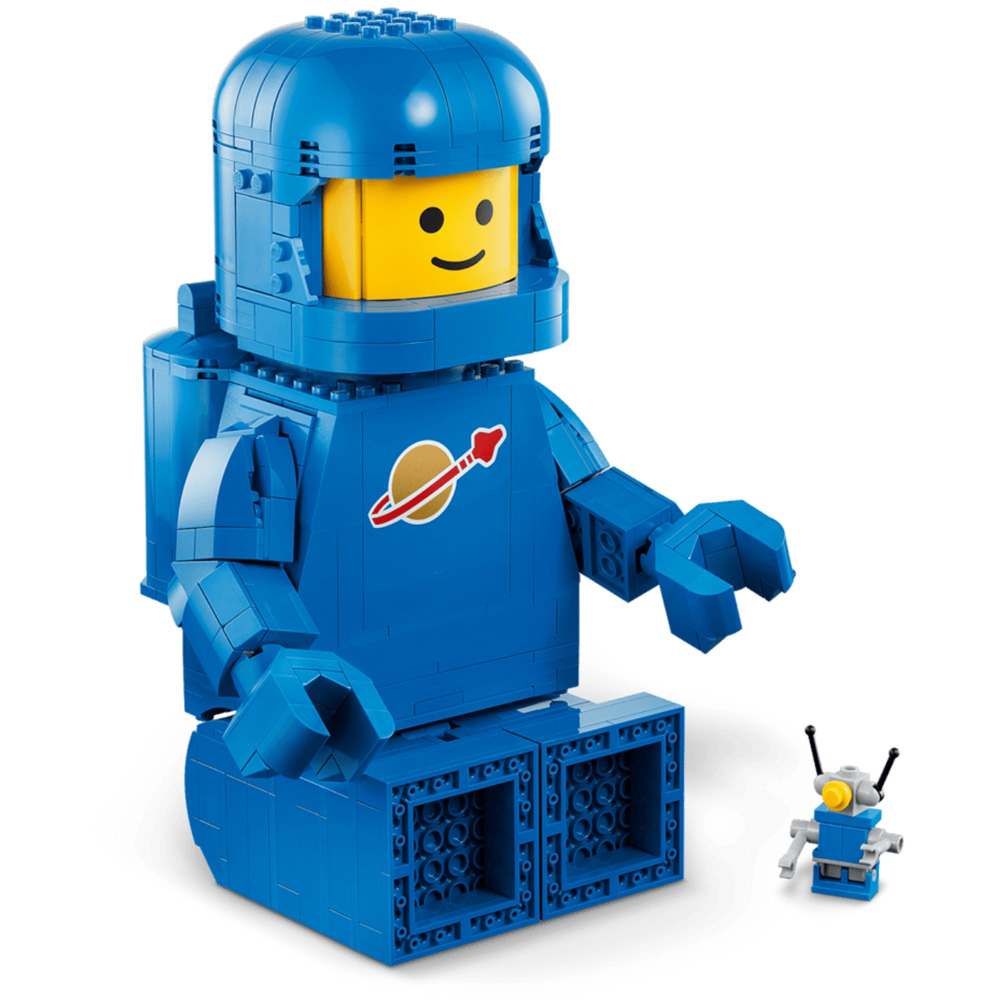 LEGO Space 40921 Up-Scaled Blue Astronaut Large Minifigure Building Set 793 Piece Image 4