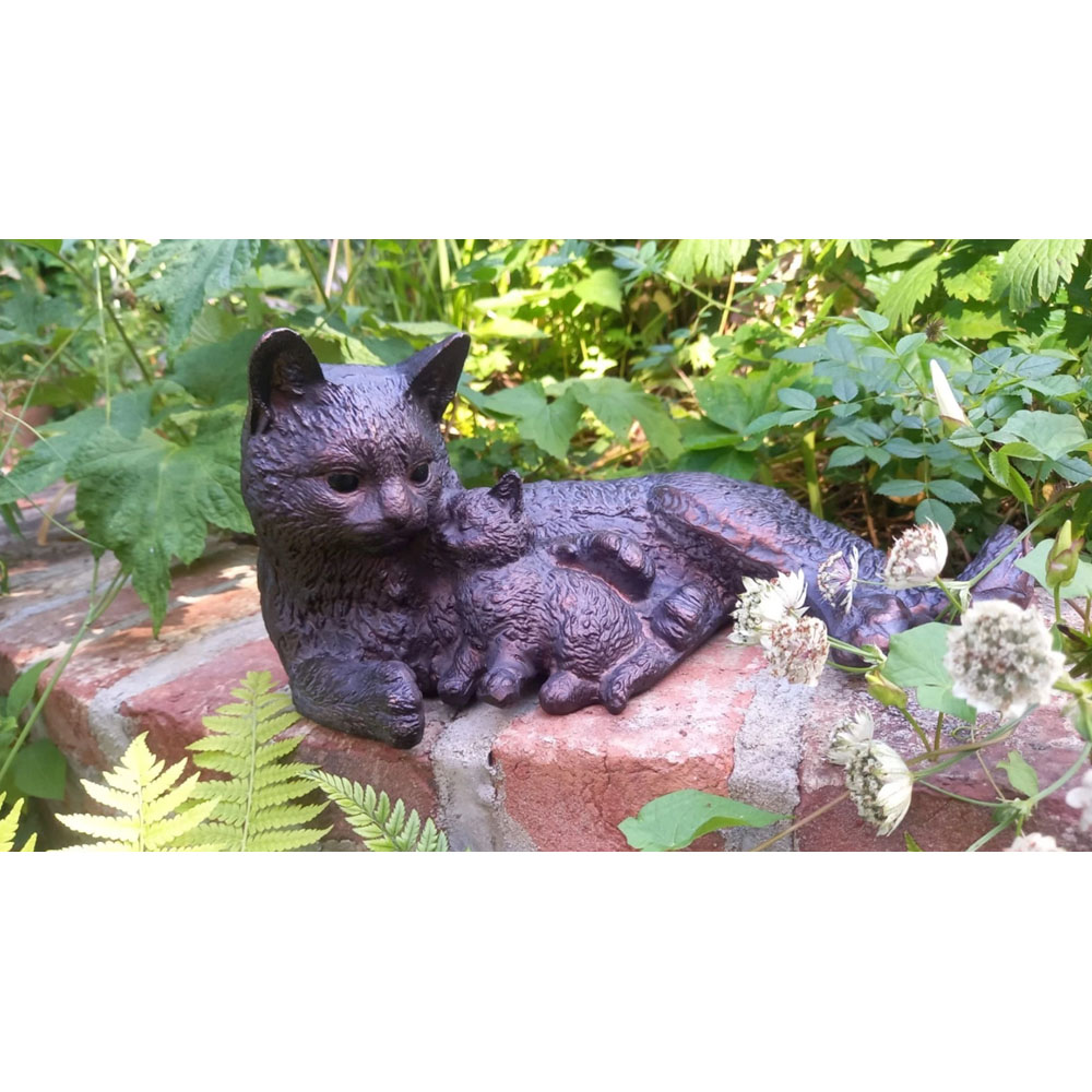 Inspirational Gifting Cat and Kitten Cast Aluminium Garden Ornament Image 5