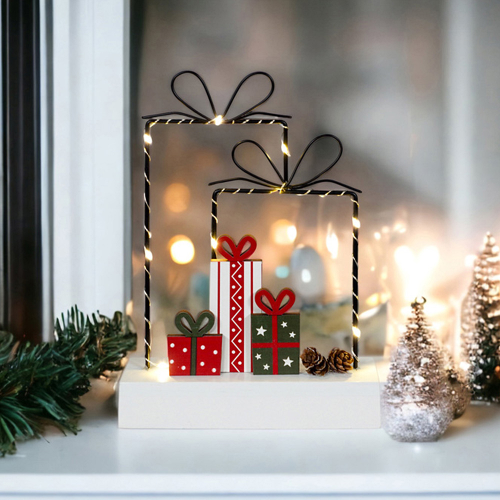 Xmas Haus Wired LED Present Festive Display Image 4