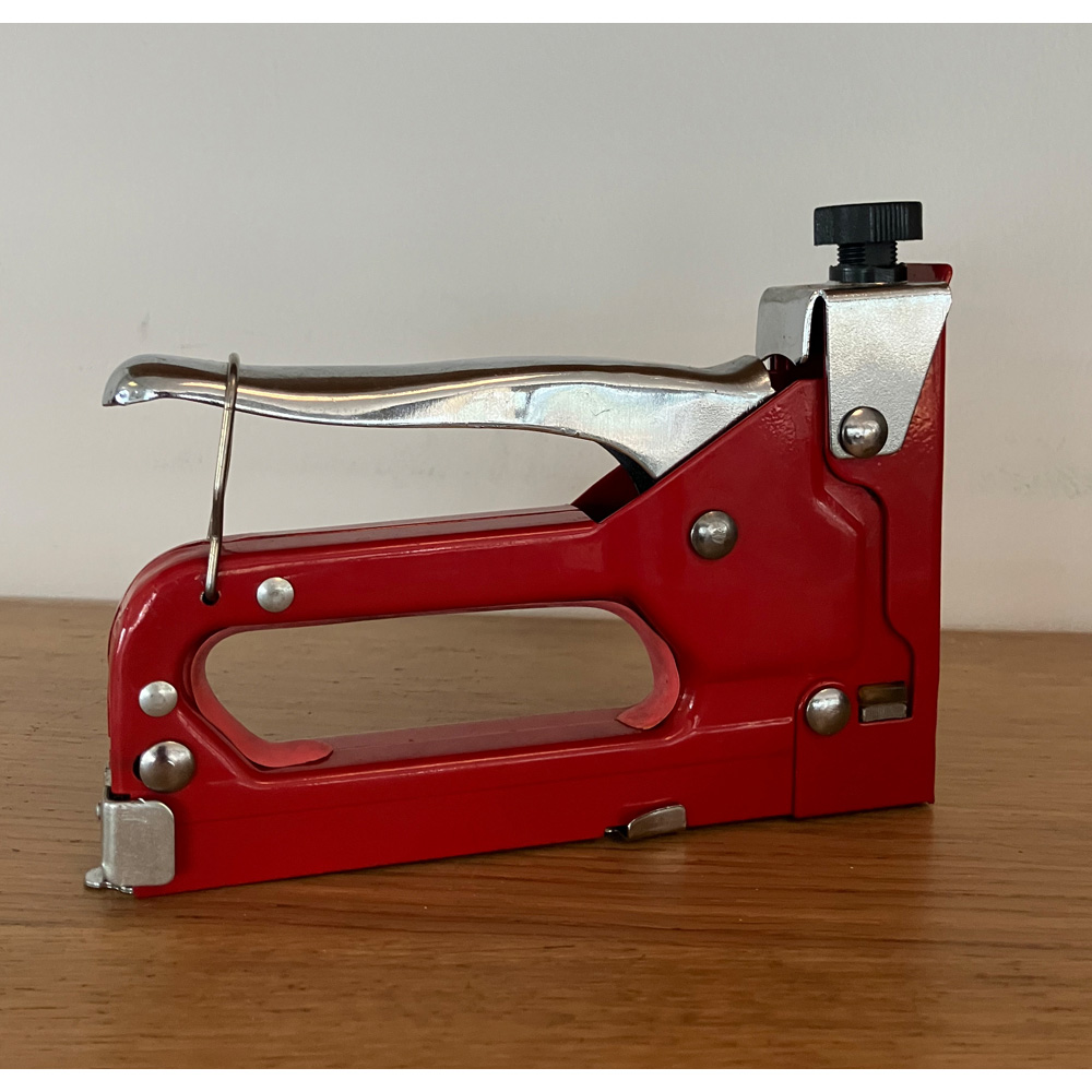 Avilo Heavy Duty Staple Gun Image 4