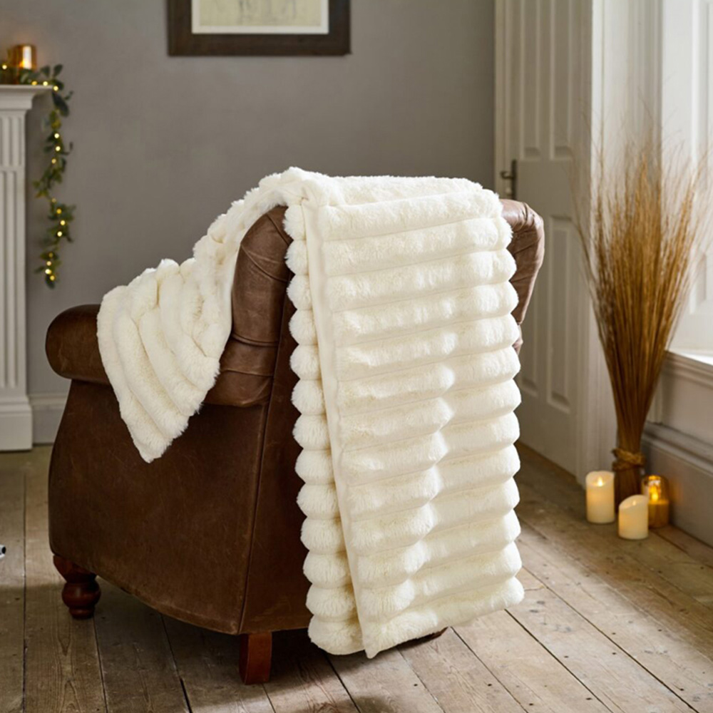 Deyongs Kenwood Marshmallow Faux Fur Throw 130 x 170cm Image 2