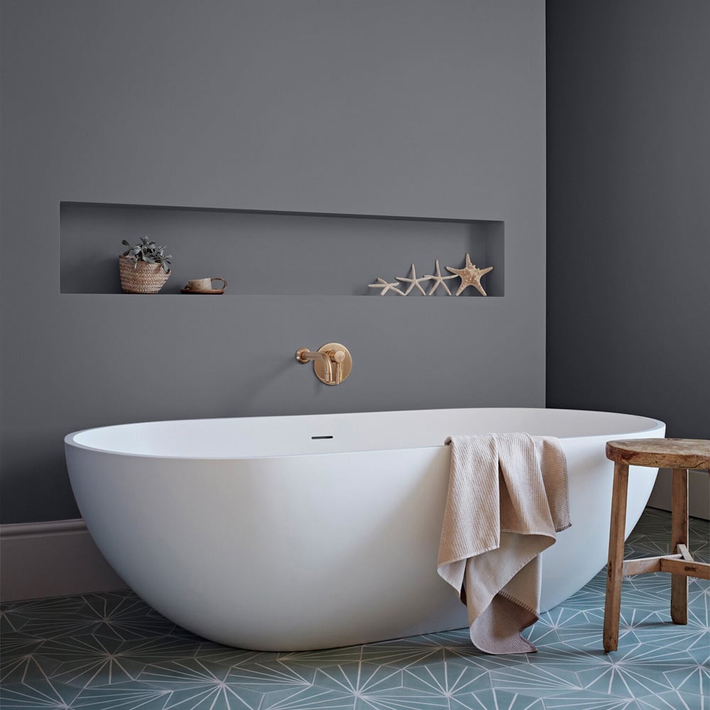 Crown Easyclean Bathroom Paint - Tin Bath Image 5