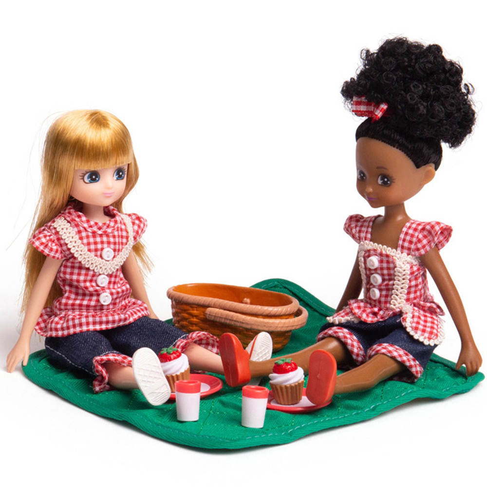 Lottie Dolls Picnic In The Park Playset Image 3