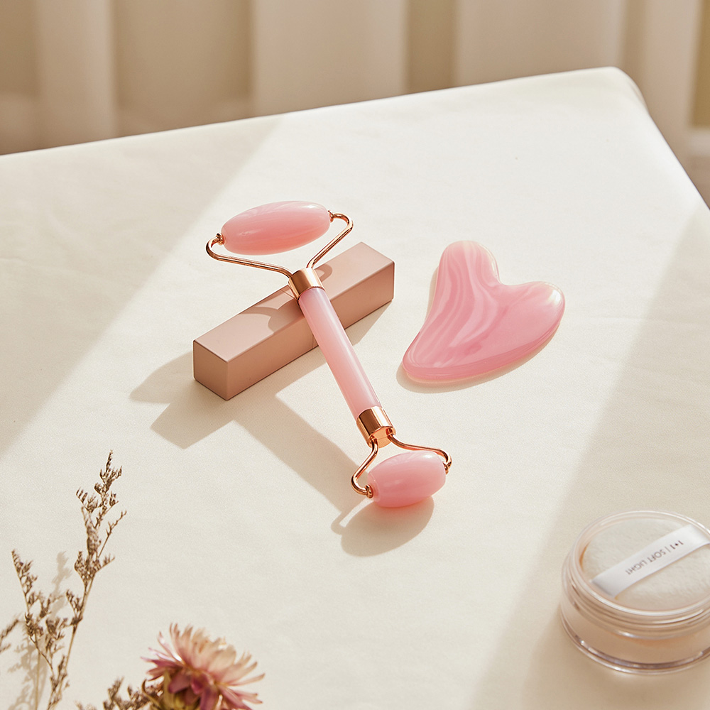 Living and Home Pink Face Roller and Gua Sha Stone Tool Set Image 7