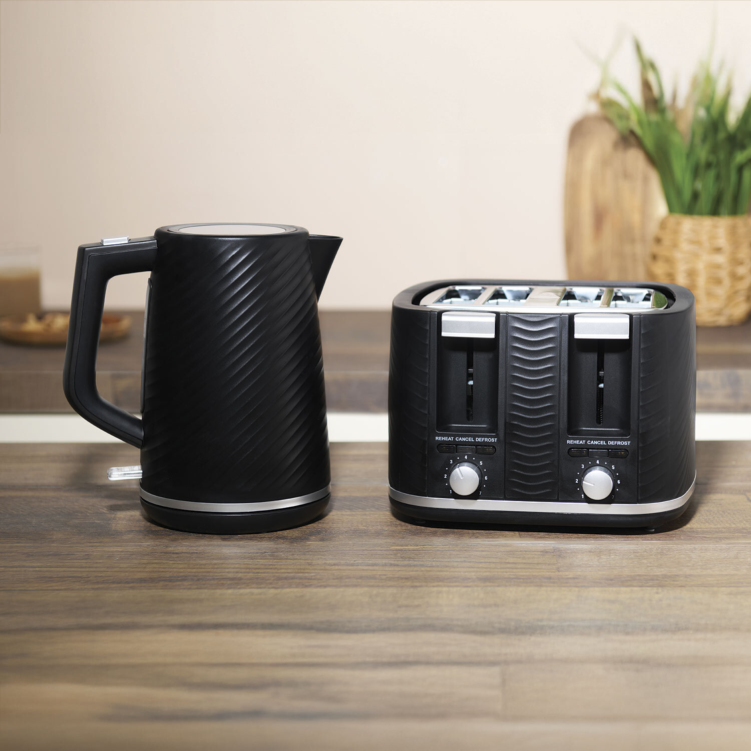 Revolve Texture Jug Kettle Black Image 9