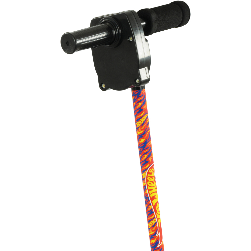 Hot Wheels Kids Inline Scooter with Revver and Light Up Wheels Image 3