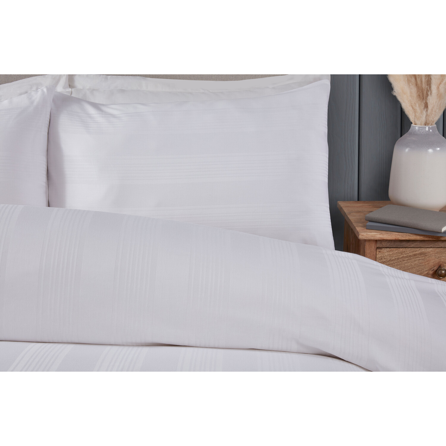 Divante Islington Stripe Sateen Duvet Cover and Pillowcase Set - White / Superking Image 3