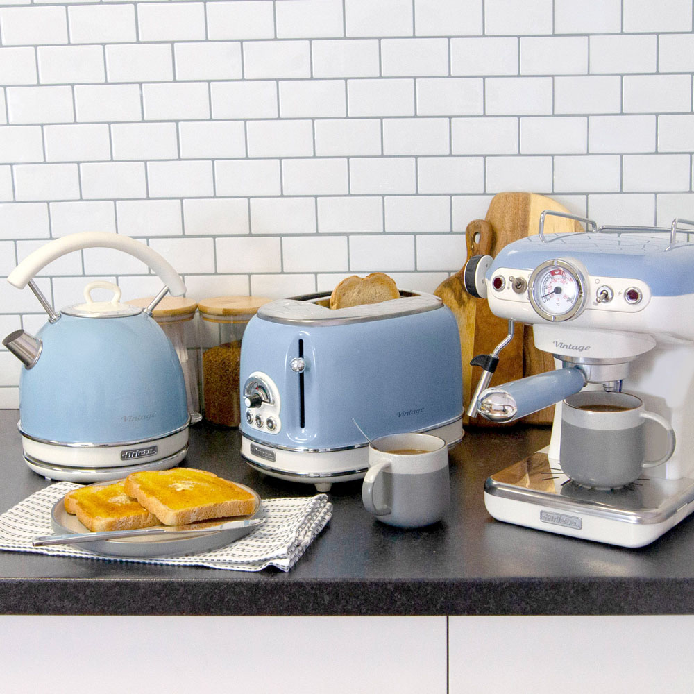 Ariete Vintage ARPK18 Blue Dome Kettle 2 Slice Toaster and Espresso Coffee Maker Set Image 2