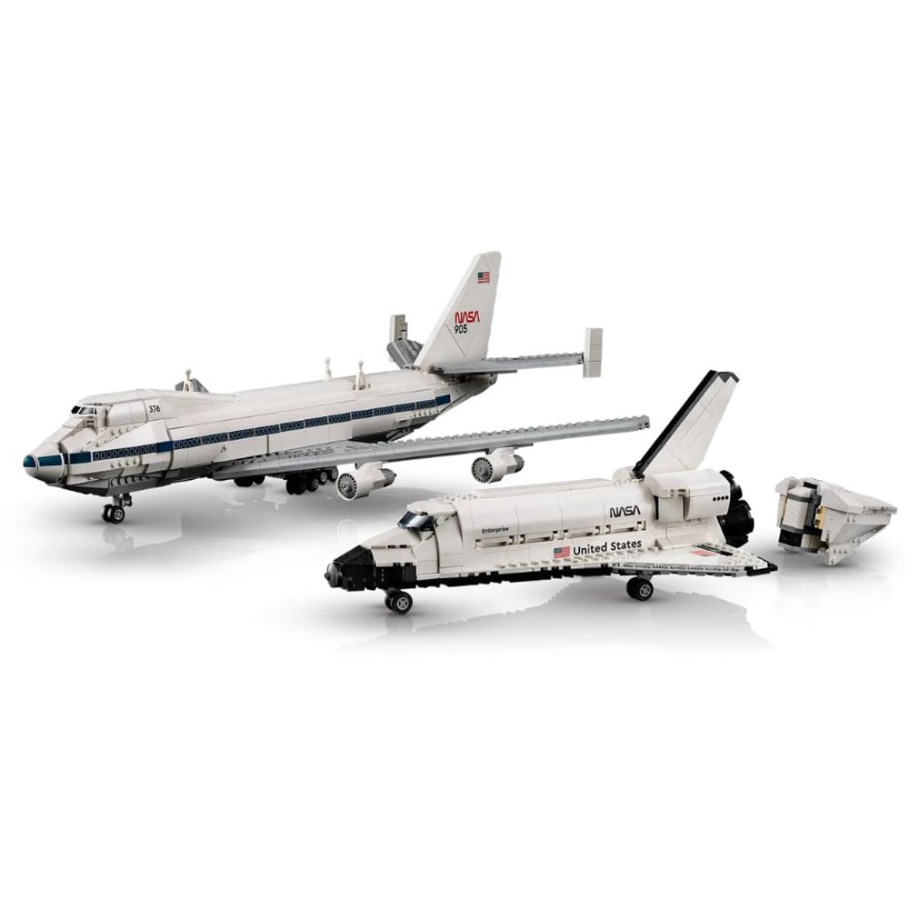 LEGO Icons 10360 Boeing 747 Shuttle Carrier Aircraft Set Image 4