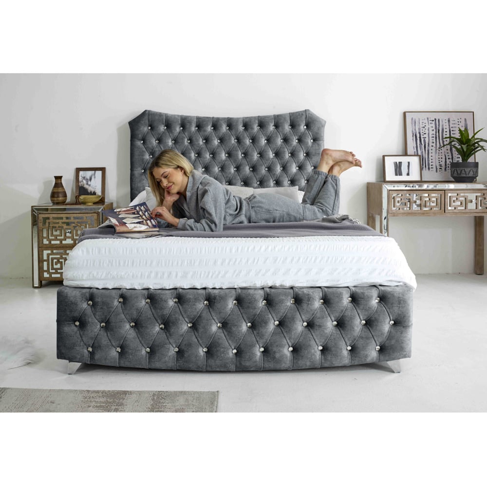 Eleganza Valentino King Size Silver Marble Fabric Bed with Chesterfield Headboard and Footboard Image 8