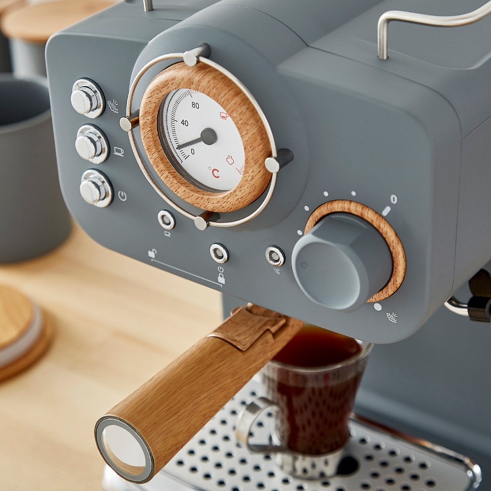Swan SK22110GRYN Nordic Grey 1.2L Espresso Coffee Machine Image 4