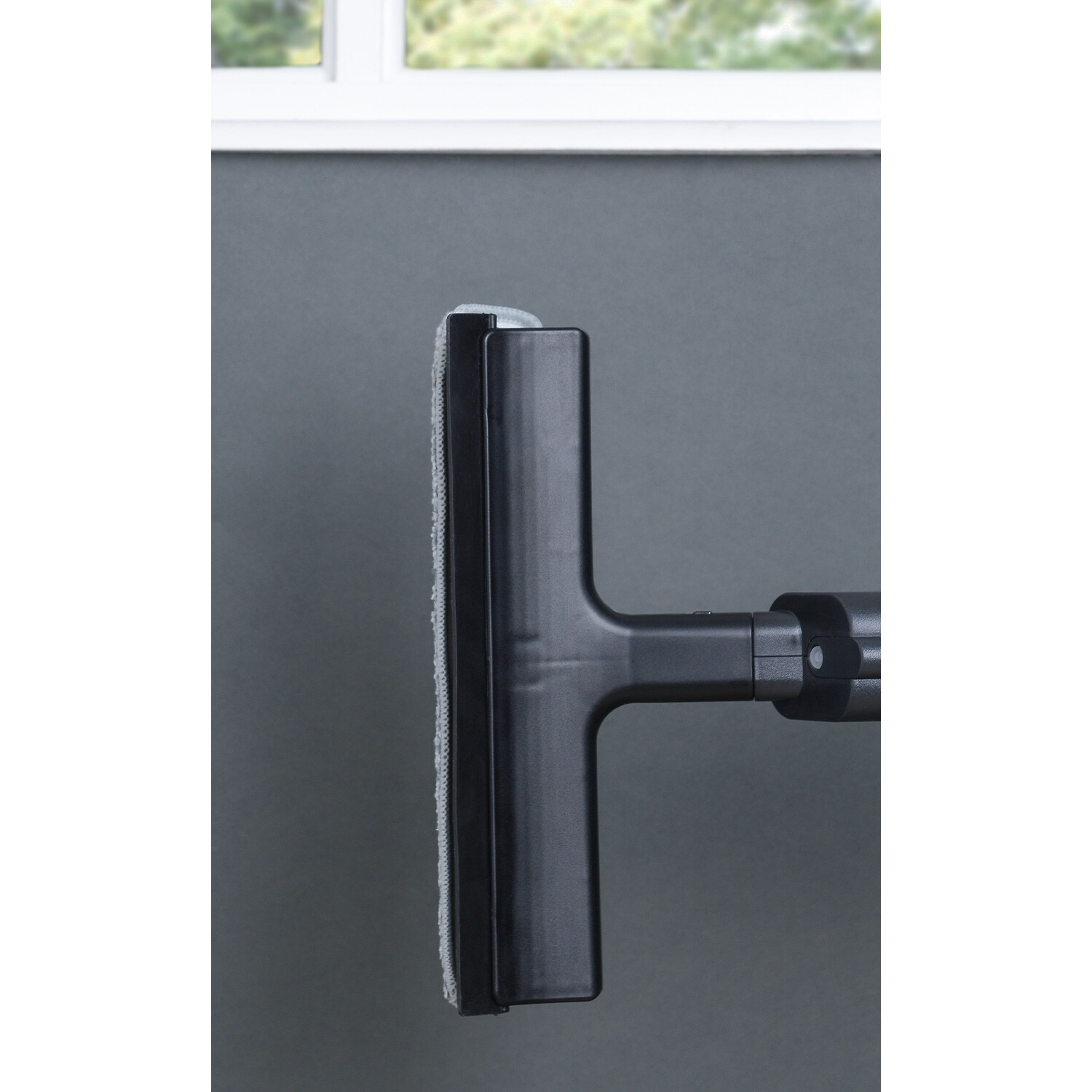 Spray Window Squeegee - Black Image 7