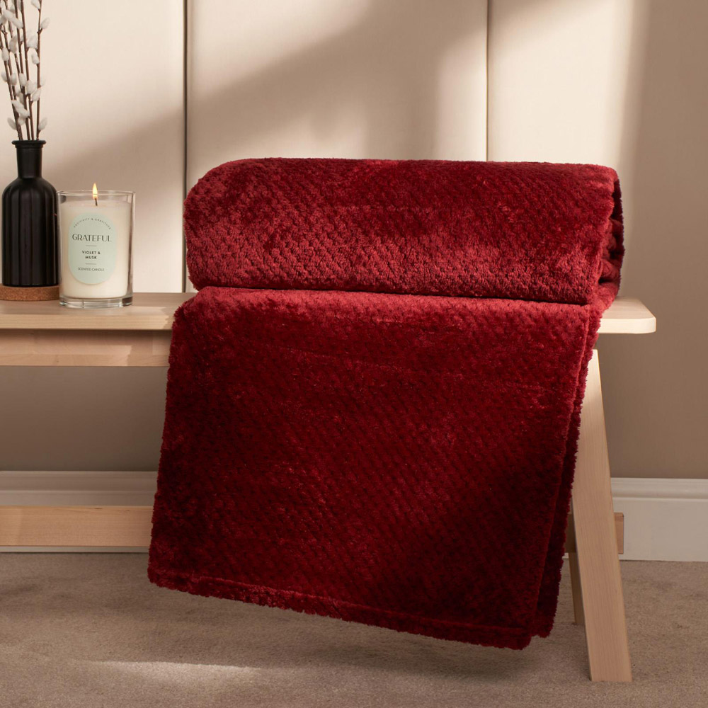 Dreamscene Luxury Burgundy Mink Waffle Throw 150 x 125cm Wilko