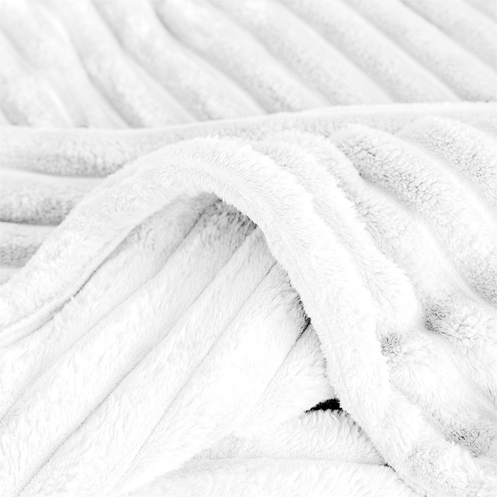 Velosso Bellissima White Plush Throw 100 x 150cm Image 4