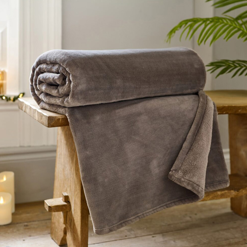 Deyongs Coco Touch Fawn Throw 140 x 180cm Image 2