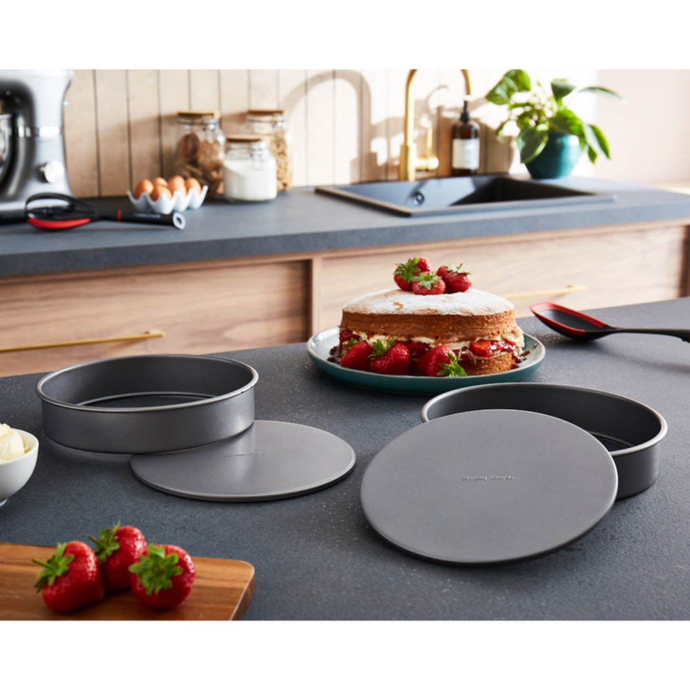 Morphy Richards Loose Base Shallow Cake Tin 2 Pack Image 2
