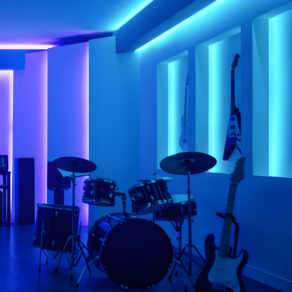 Govee RGBIC LED Smart Strip Light 10m Image 2