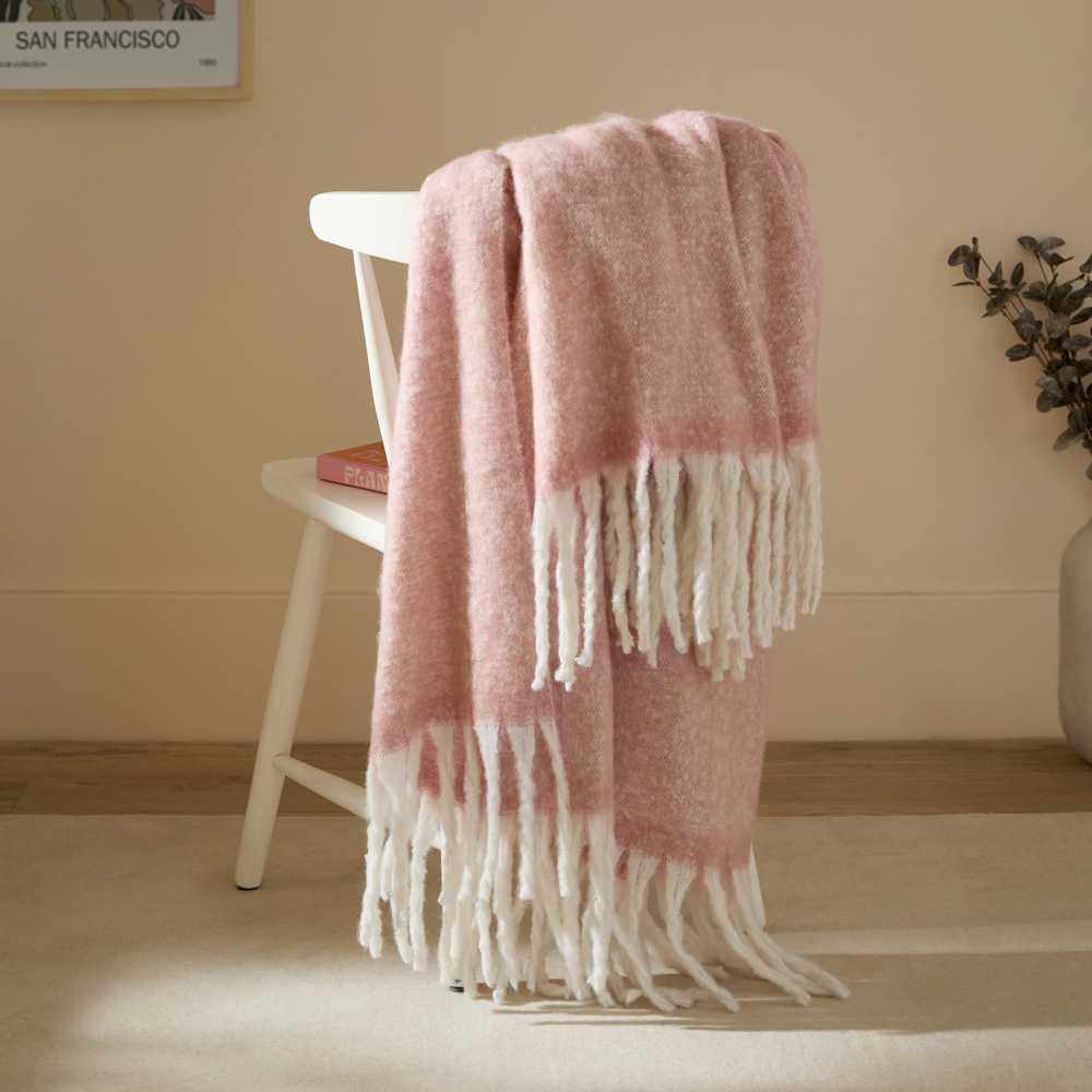 Furn Pink Cosy Woven Tasselled Throw 140 x 180cm Image 6