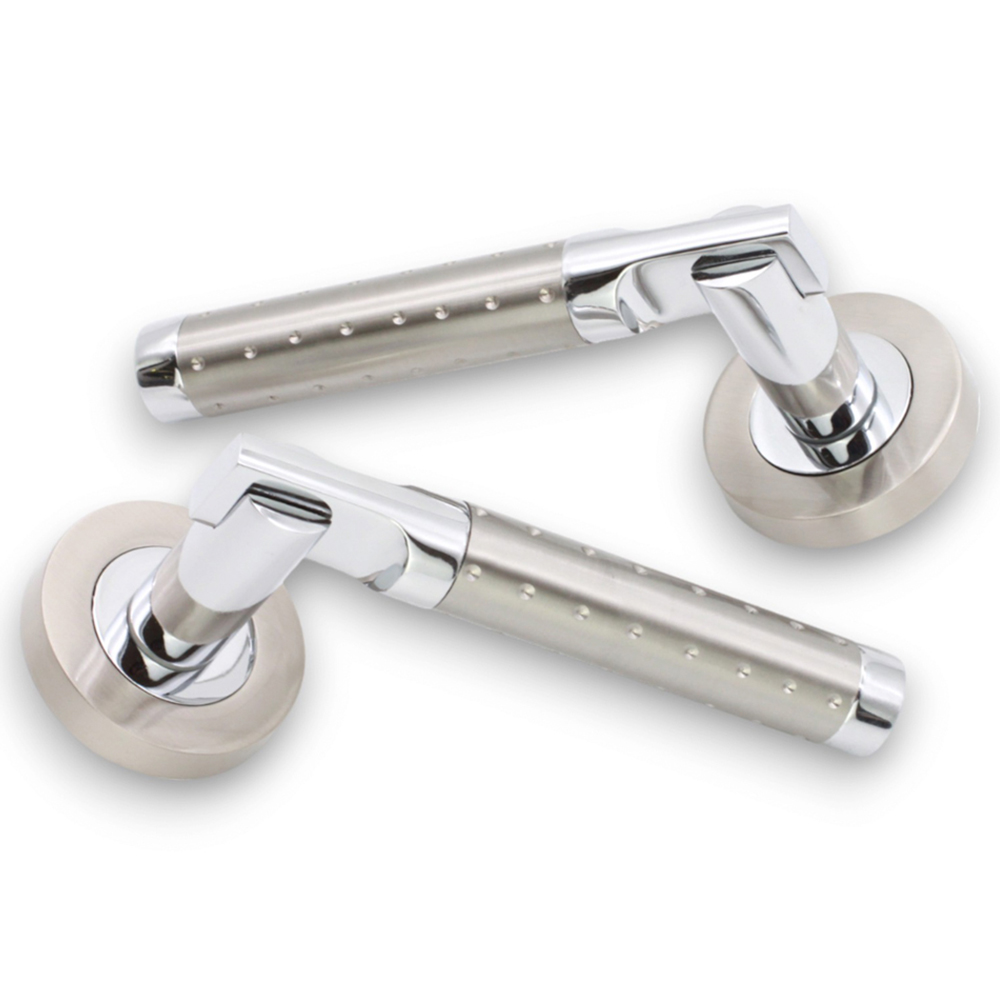 Spira Brass Lexis Dual Tone Lever Door Handle 2 Pack Image 4