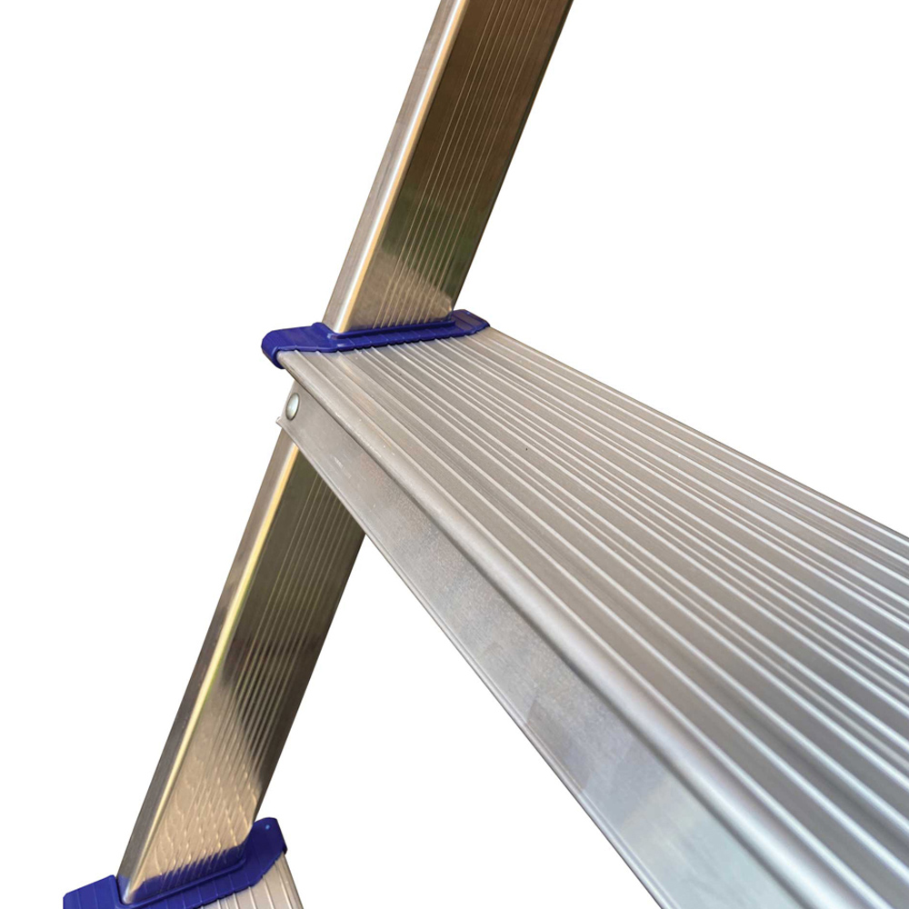 TB Davies 5 Tread DIY Platform Step Ladder Image 3
