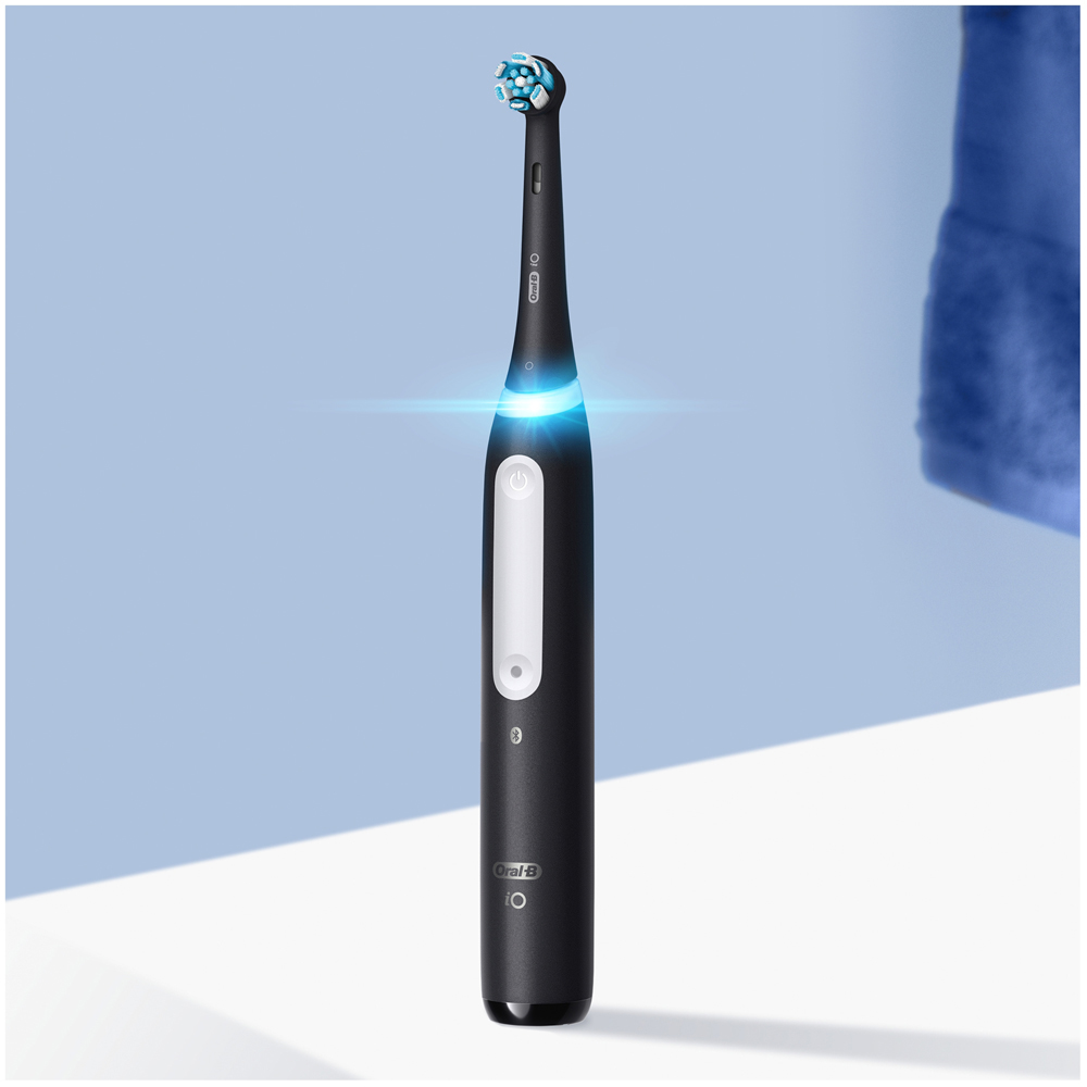 Oral-B iO Series 4 Matte Black Rechargeable Toothbrush Image 5