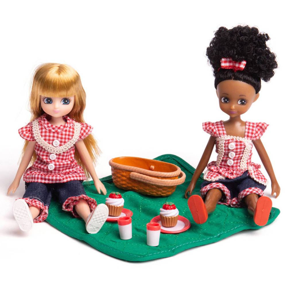 Lottie Dolls Picnic In The Park Playset Image 2