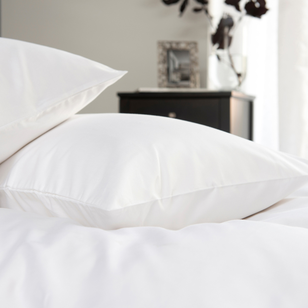 The Lyndon Company Housewife White Pillowcase Image