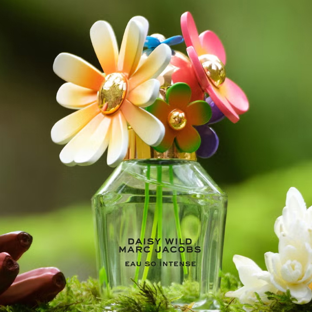 Marc Jacobs Daisy Wild Eau So Intense Eau De Parfum Spray 100ml Image 3
