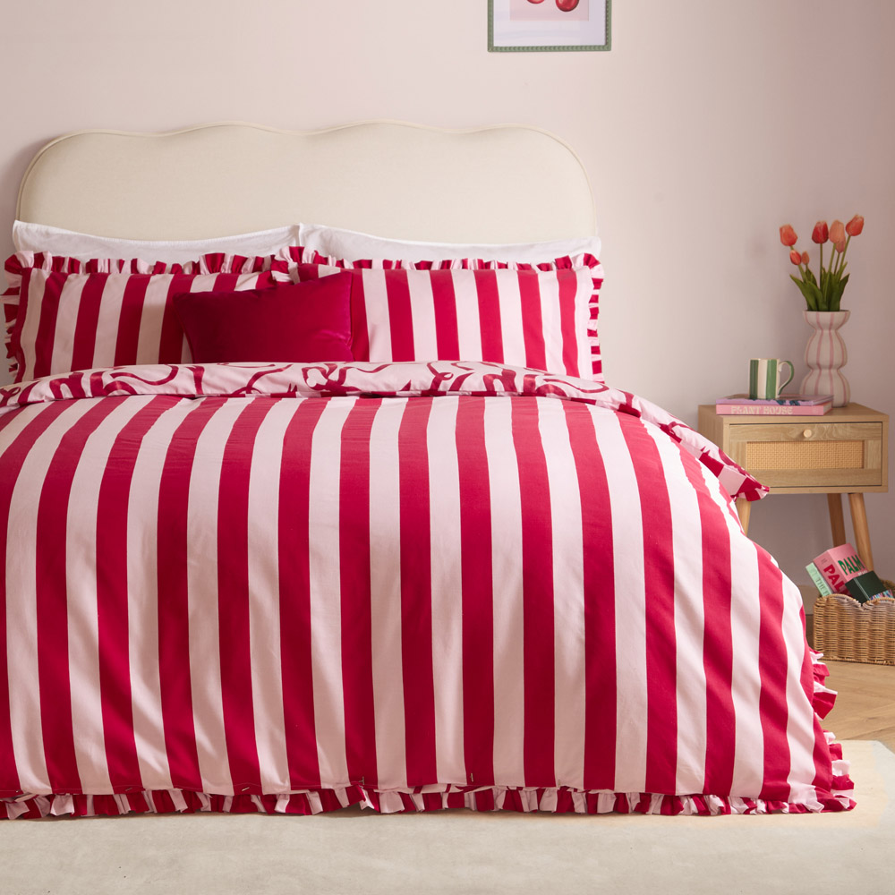 Furn Christmas La Vie En Single Pink and Red Bows Reversible Duvet Cover Set Image 2