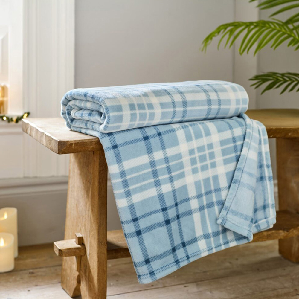 Deyongs Ocean Check Pattern Snuggle Touch Throw 140 x 180cm Image 2